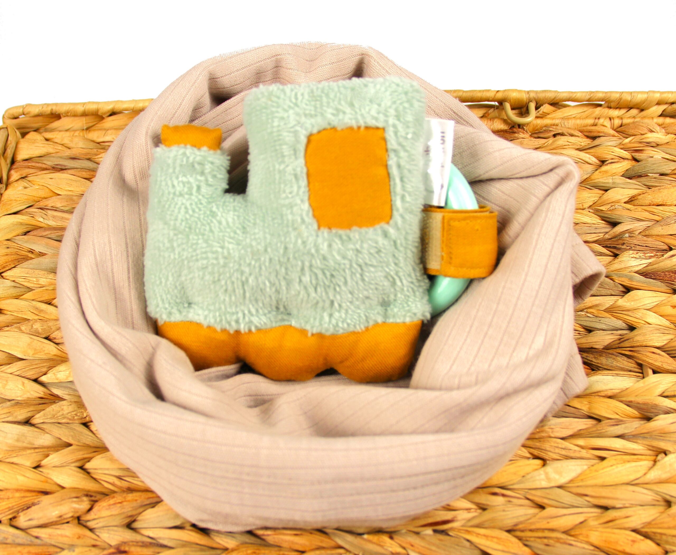 Hračka s kousátkem TEETO vláček