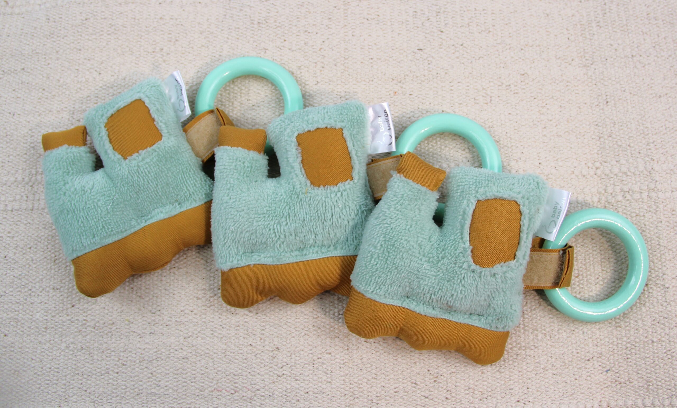 Hračka s kousátkem TEETO vláček - Obrázek 3